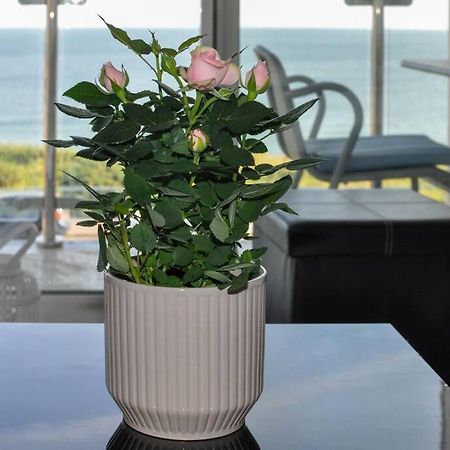 Soho Beach Apartment With Fabulous Sea View And 2 Minutes To The Beach With Free Parking And Netflix Bournemouth Exteriör bild