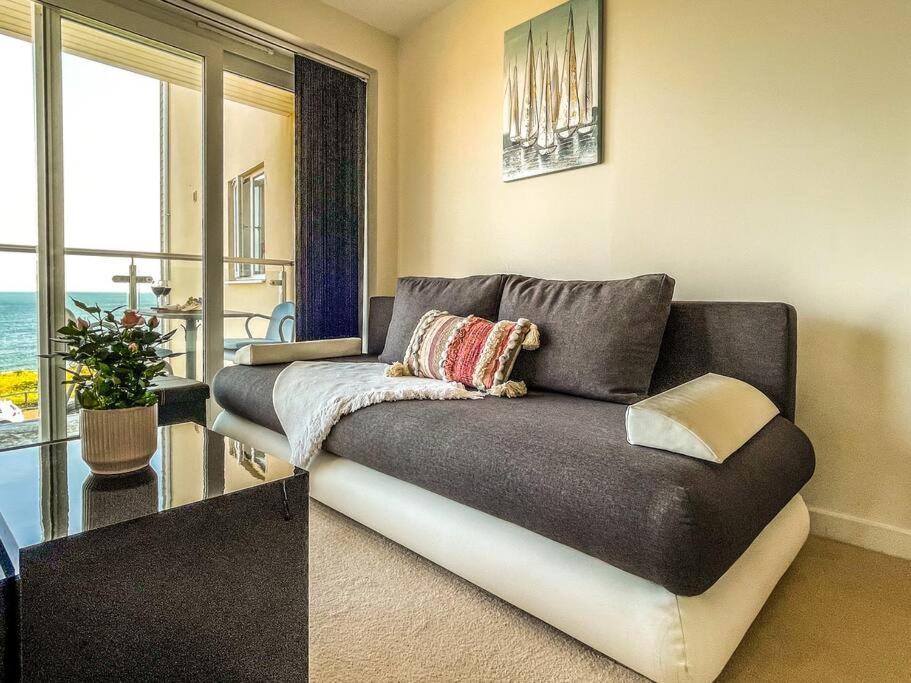 Soho Beach Apartment With Fabulous Sea View And 2 Minutes To The Beach With Free Parking And Netflix Bournemouth Exteriör bild
