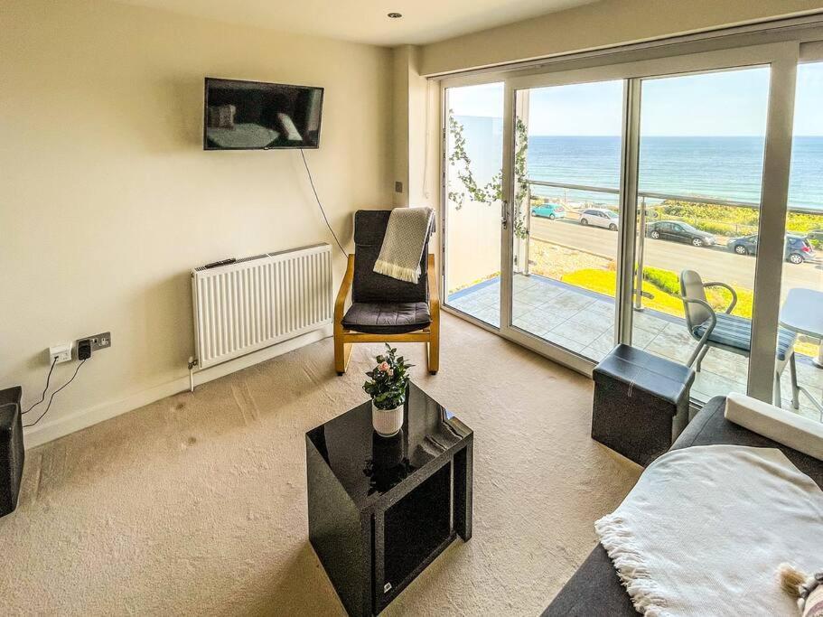 Soho Beach Apartment With Fabulous Sea View And 2 Minutes To The Beach With Free Parking And Netflix Bournemouth Exteriör bild