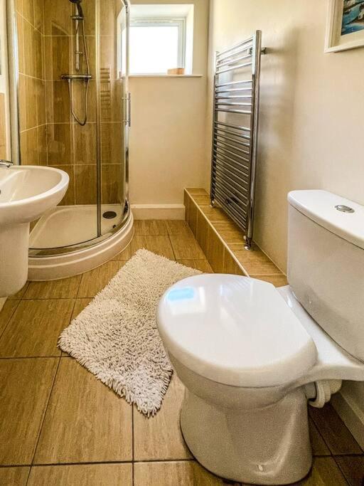 Soho Beach Apartment With Fabulous Sea View And 2 Minutes To The Beach With Free Parking And Netflix Bournemouth Exteriör bild