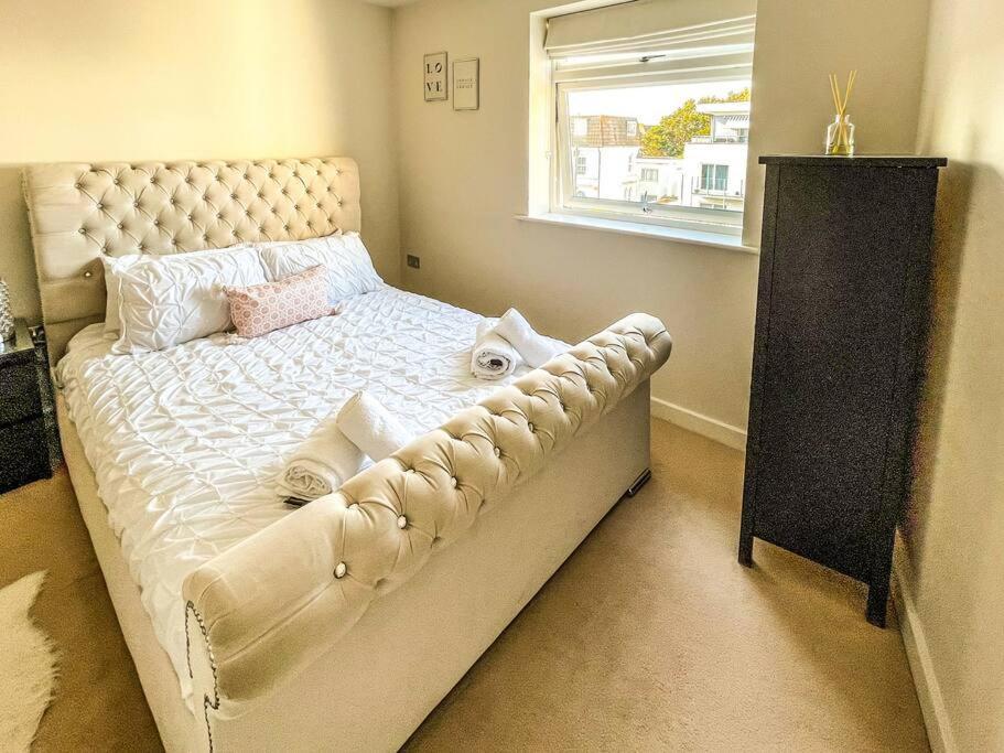 Soho Beach Apartment With Fabulous Sea View And 2 Minutes To The Beach With Free Parking And Netflix Bournemouth Exteriör bild